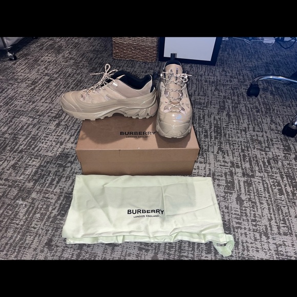 COPY - (Burberry Arthur sneakers , size 12 , Burberry shoe bag ) - Picture 4 of 13